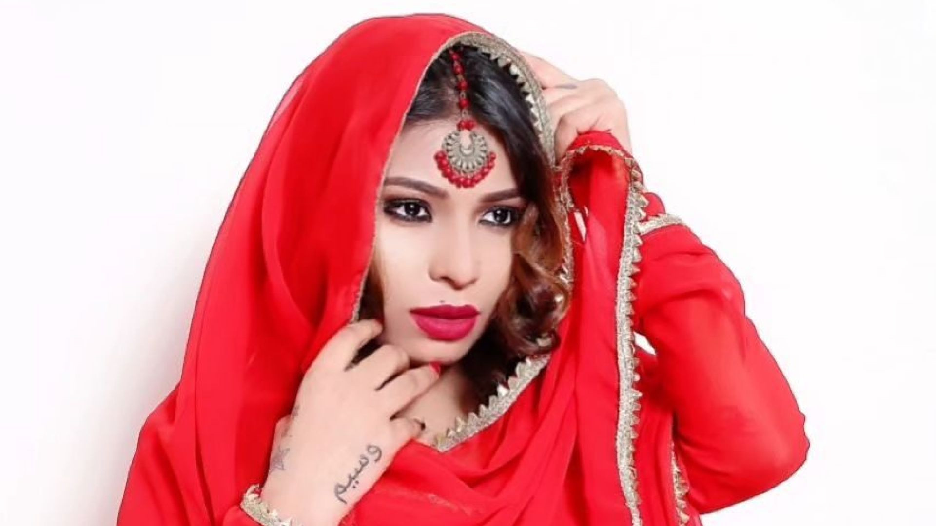 Lots Of Cum – Anam Khan (2024) Hindi Uncut Hot Short Film